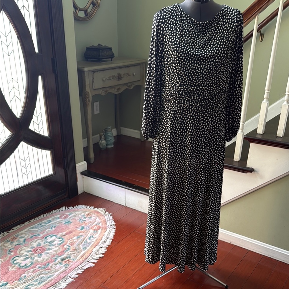 Jessica Howard Black and White Bishop Sleeve Gown